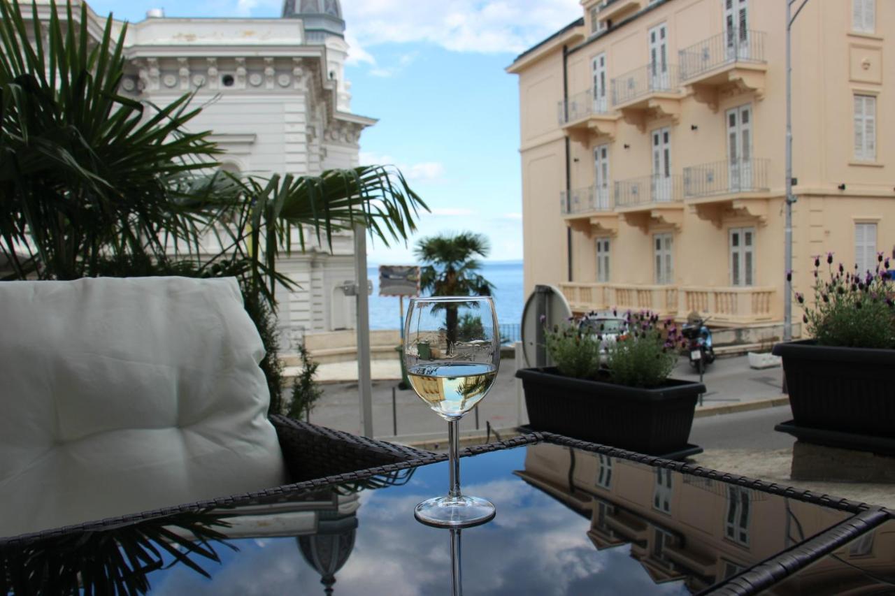 B&B Opatija - Superior Seaview Apartment - Bed and Breakfast Opatija