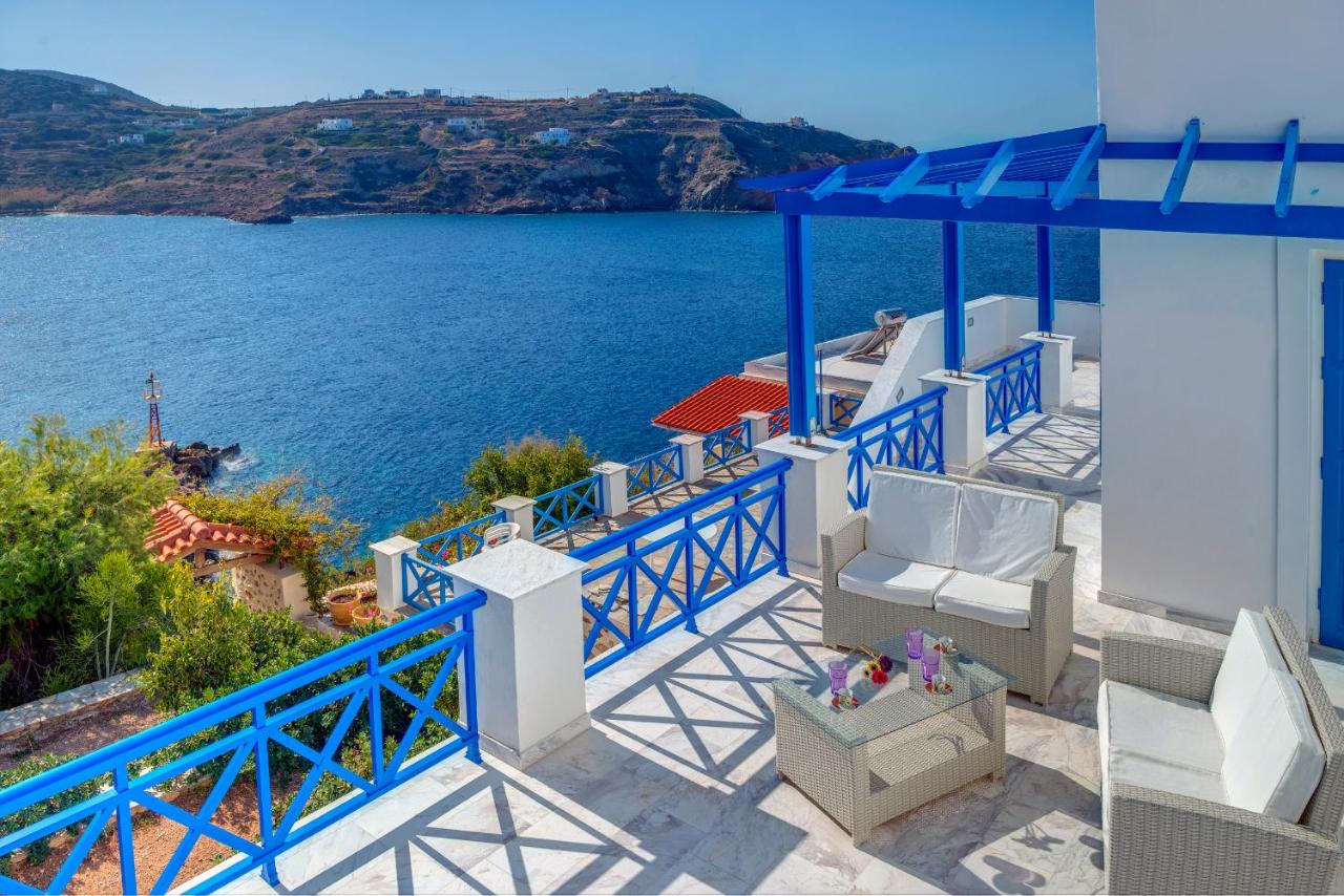 B&B Kini - Syros Private House with superb sea view - Bed and Breakfast Kini