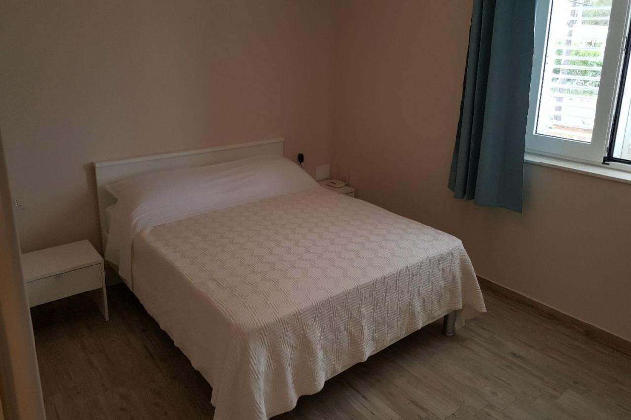 Apartment mit 2 Schlafzimmern und Terrasse