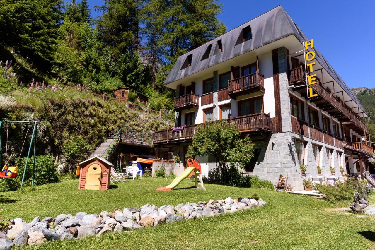 B&B Champoluc-Champlan - Hotel Genzianella - Bed and Breakfast Champoluc-Champlan