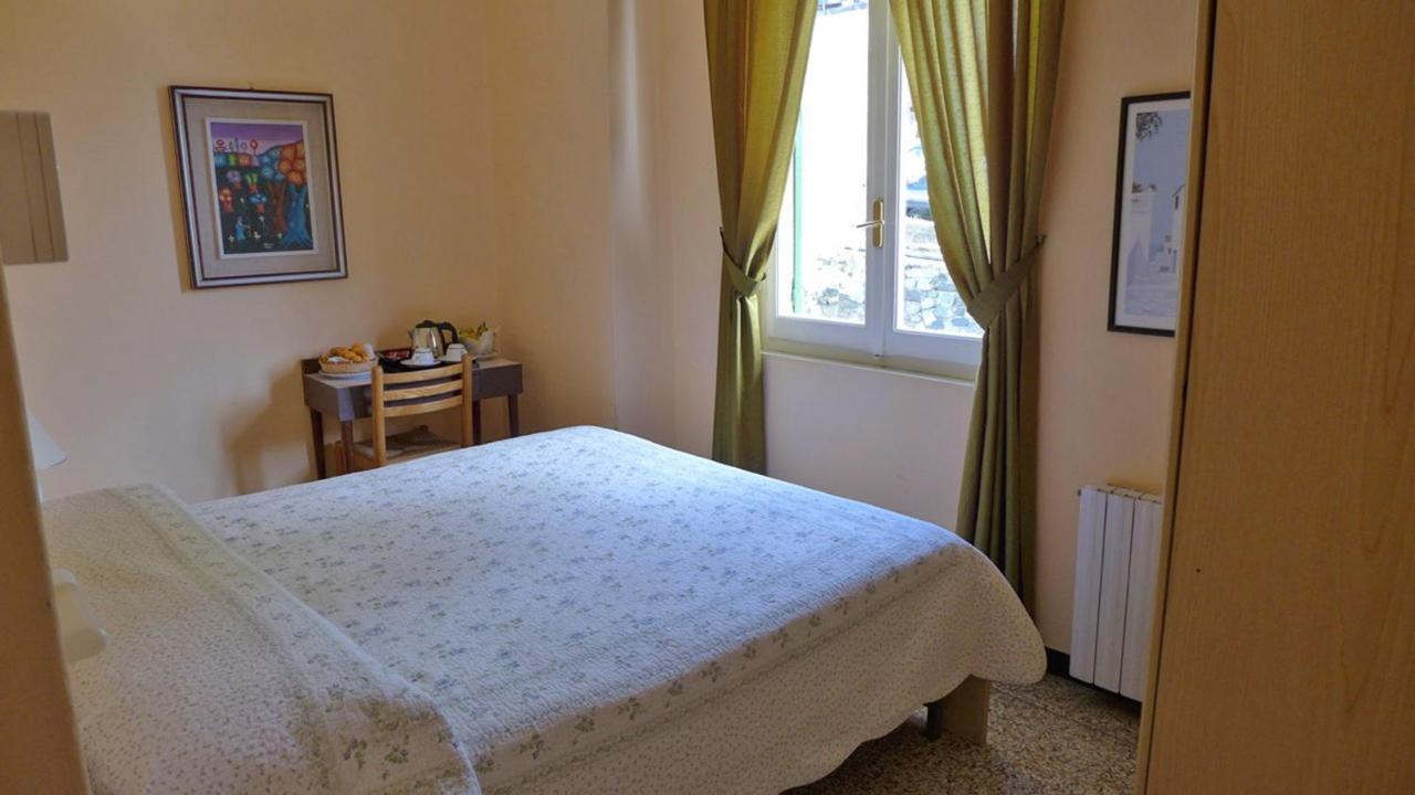 Standard Single Room with Shower