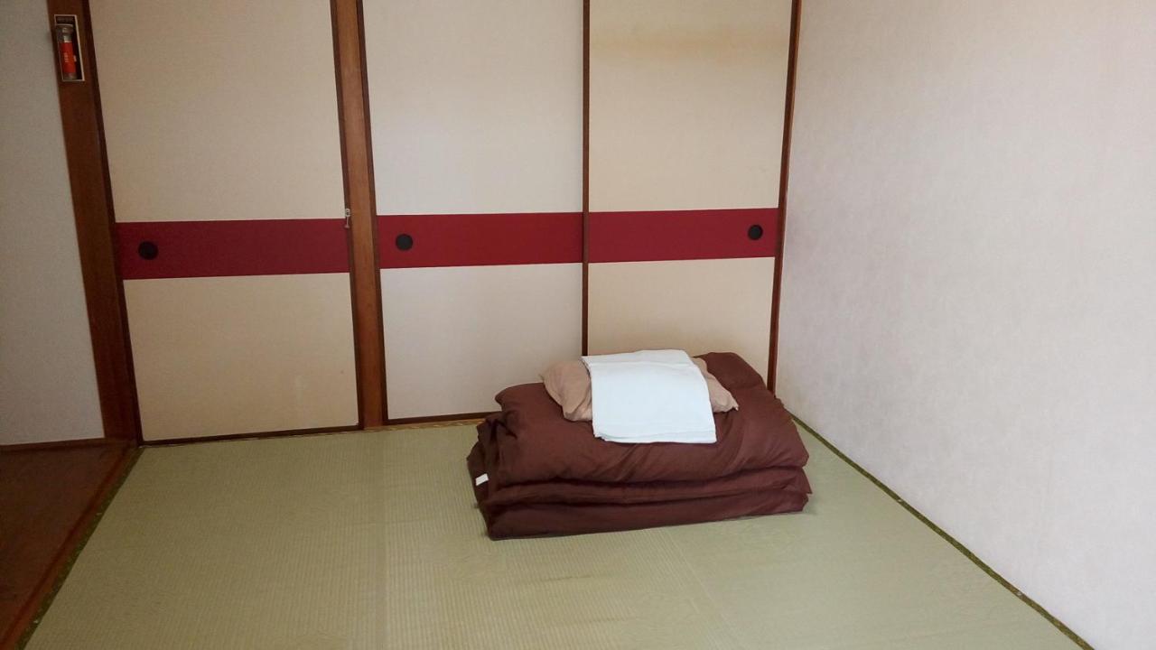 Chambre Économique de Style Japonais avec Salle de Bains Commune