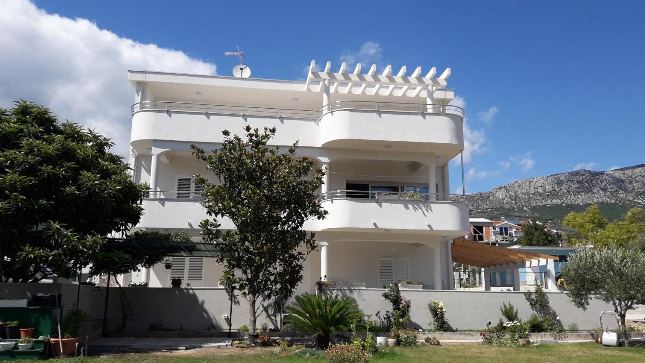 Villa-Apartments Karmel - B&B