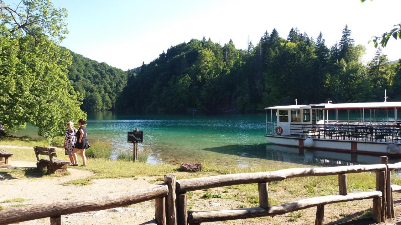 Holiday Home Nena - B&B Korenica