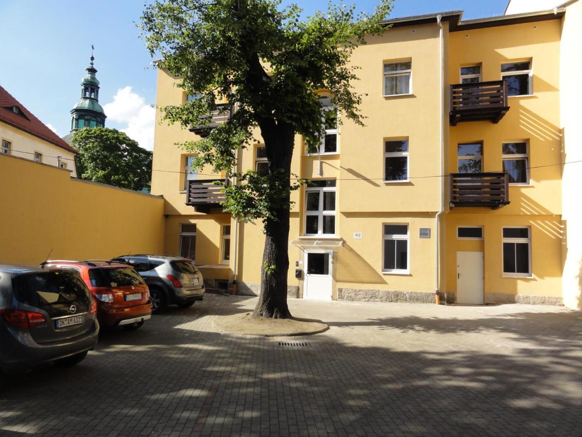 B&B Jelenia Góra - Apartamenty EDK - Bed and Breakfast Jelenia Góra