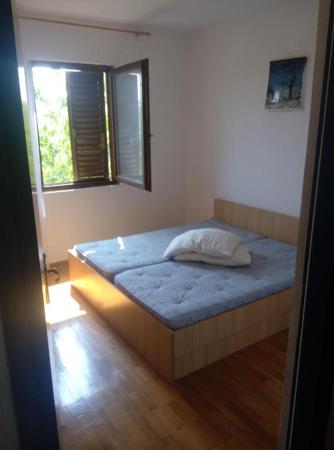 Apartment mit Balkon
