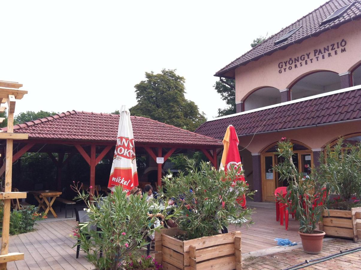 Gyöngy Panzió - B&B Velence