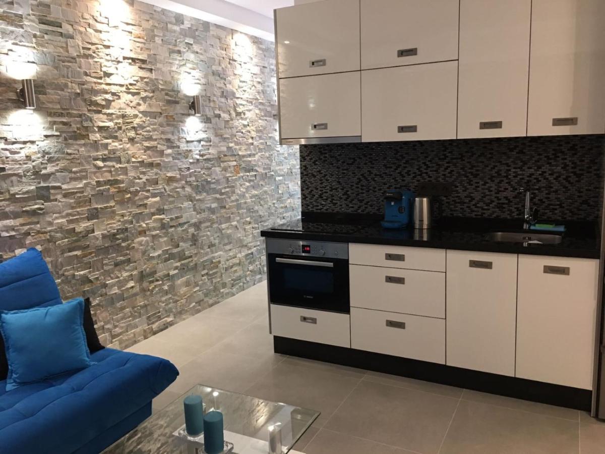 One-Bedroom Apartment - Blue