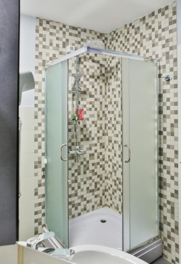 Camera Tripla Deluxe 