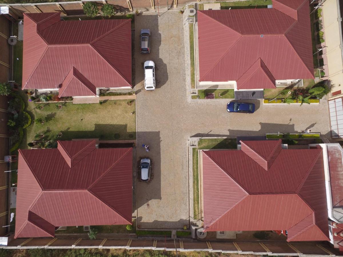 Home Up Guest Apartments and Lodge - B&B Blantyre