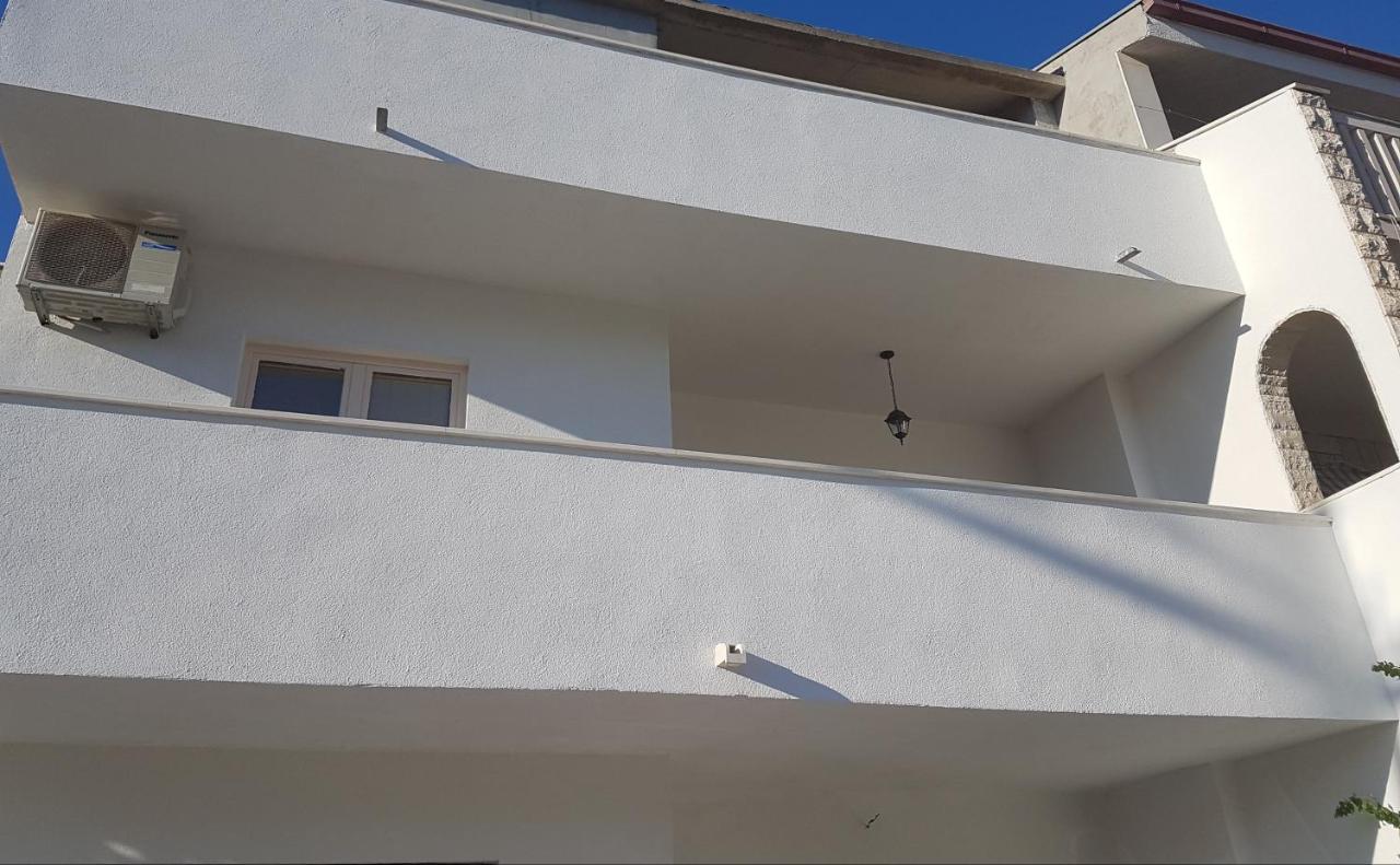 Apartman Bee - Bed and Breakfast