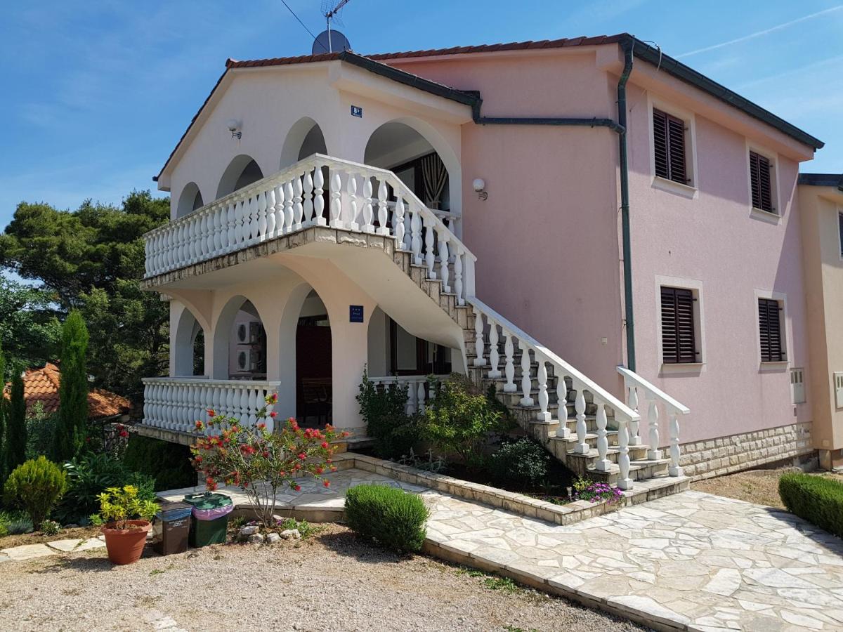 Apartment Ruzmarin - Ferienwohnung Silo