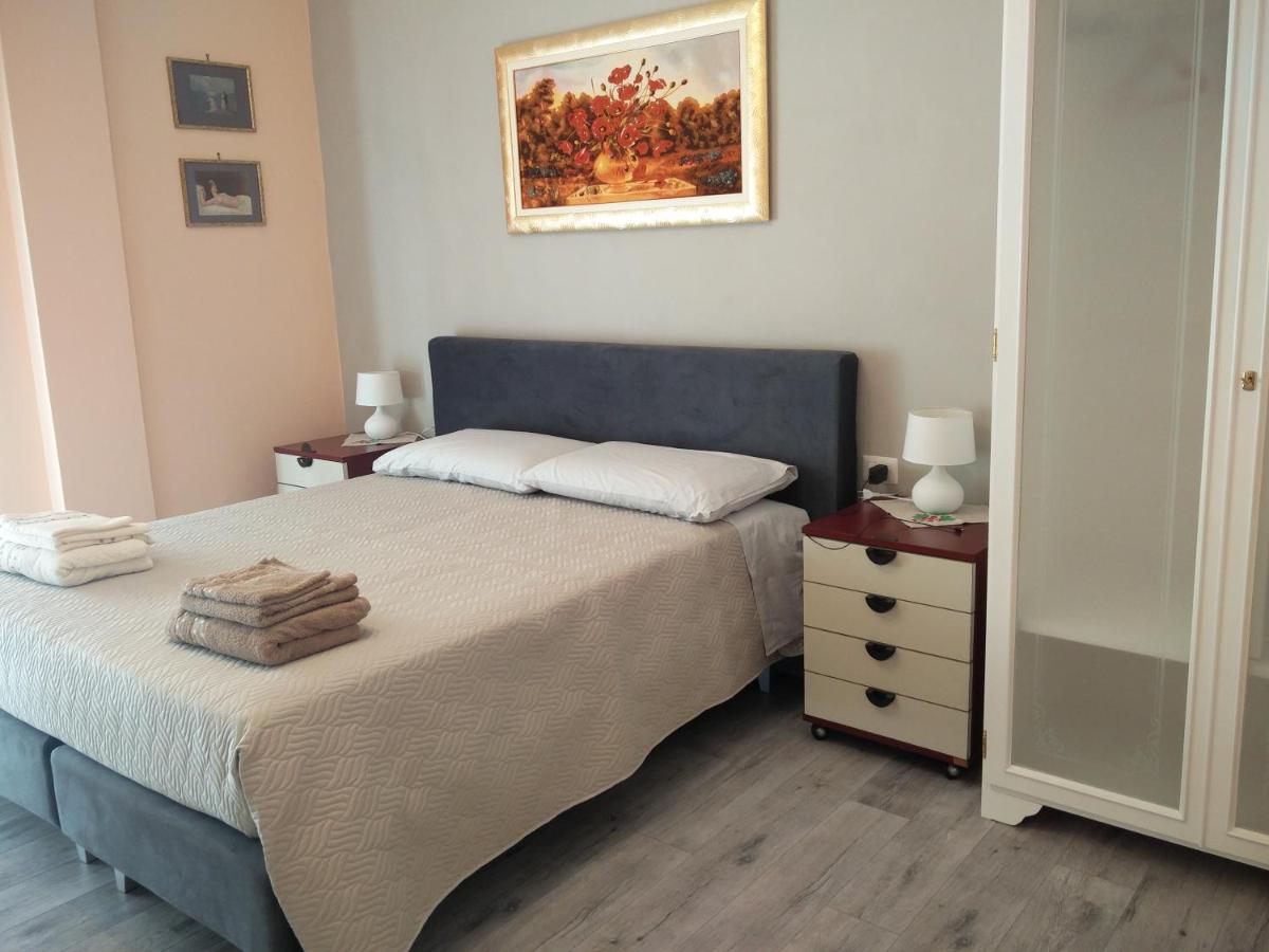 Camera Matrimoniale/Doppia con Letti Singoli con Bagno Privato