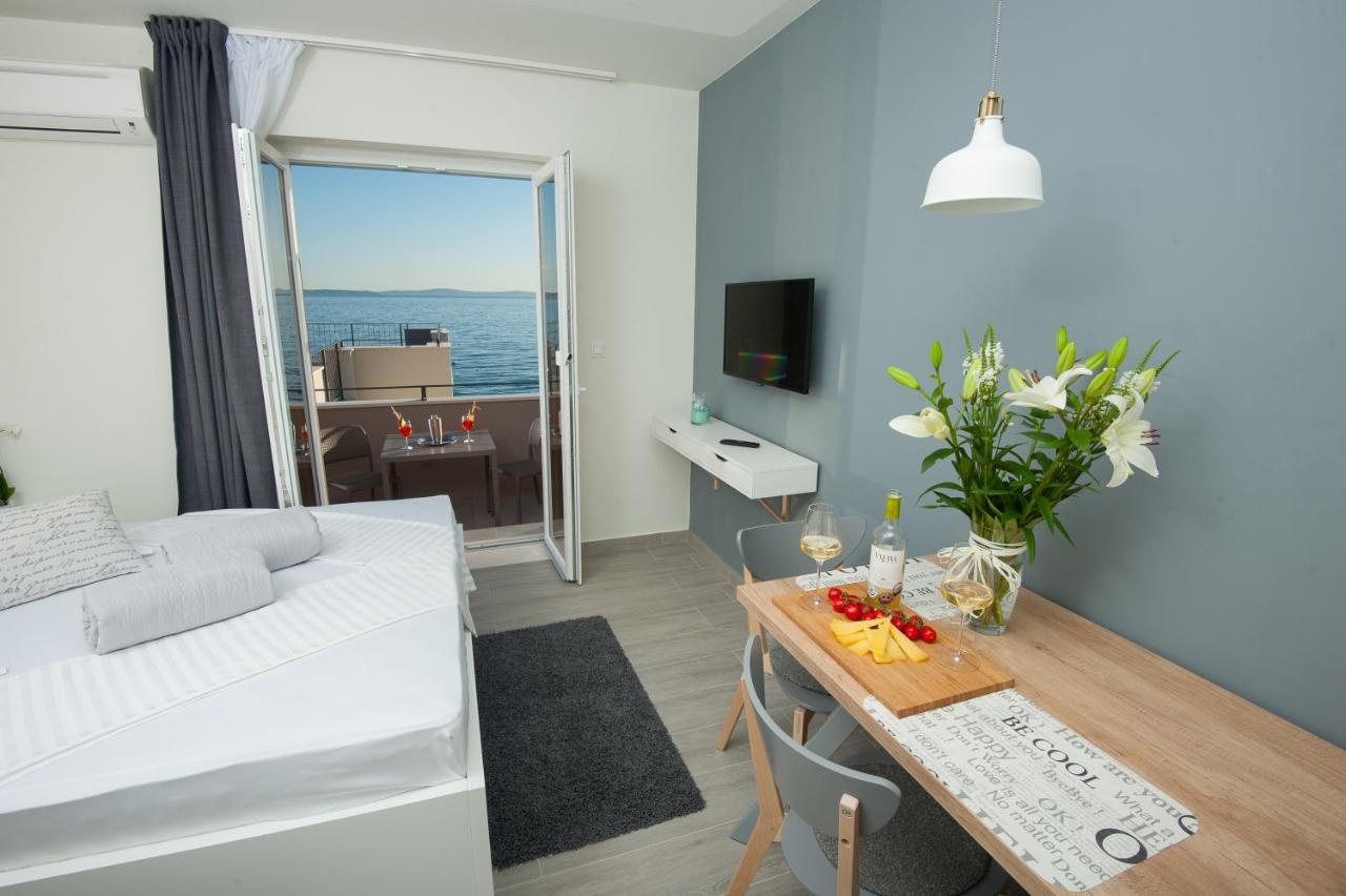 Apartment with Sea View and Balcony