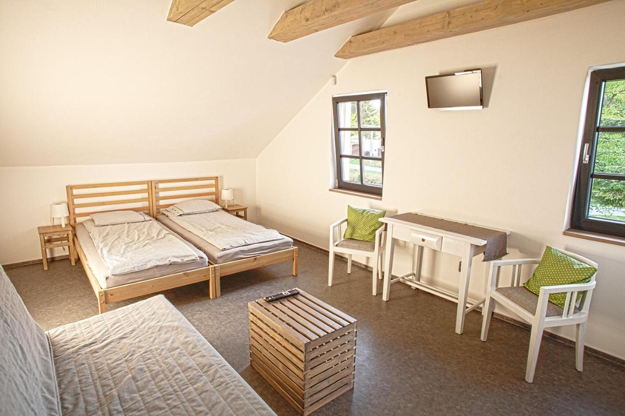 Camera Matrimoniale/Doppia con Letti Singoli con Bagno