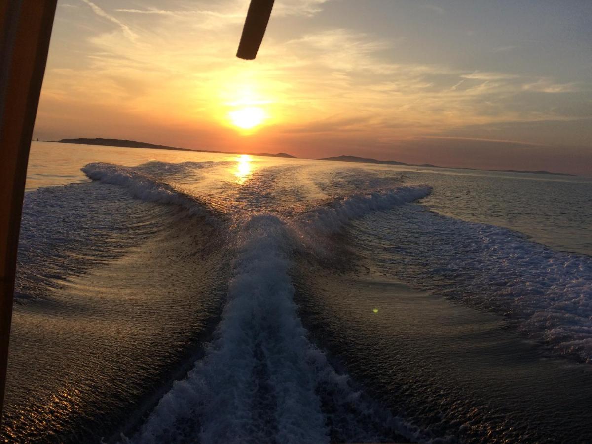 Season4All Apartments - Bed and Breakfast Mali Lošinj