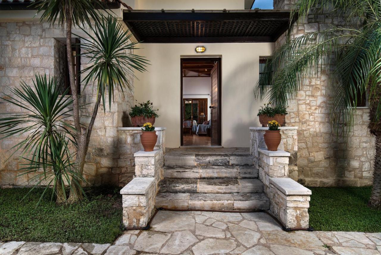 Koukounari luxury villa - B&B
