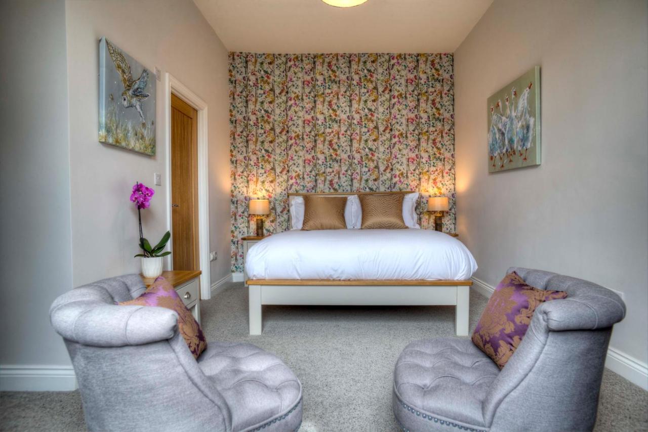 Deluxe Double Room (2 Adults + 1 Child)