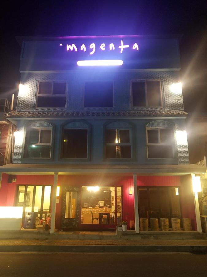 Magenta - B&B