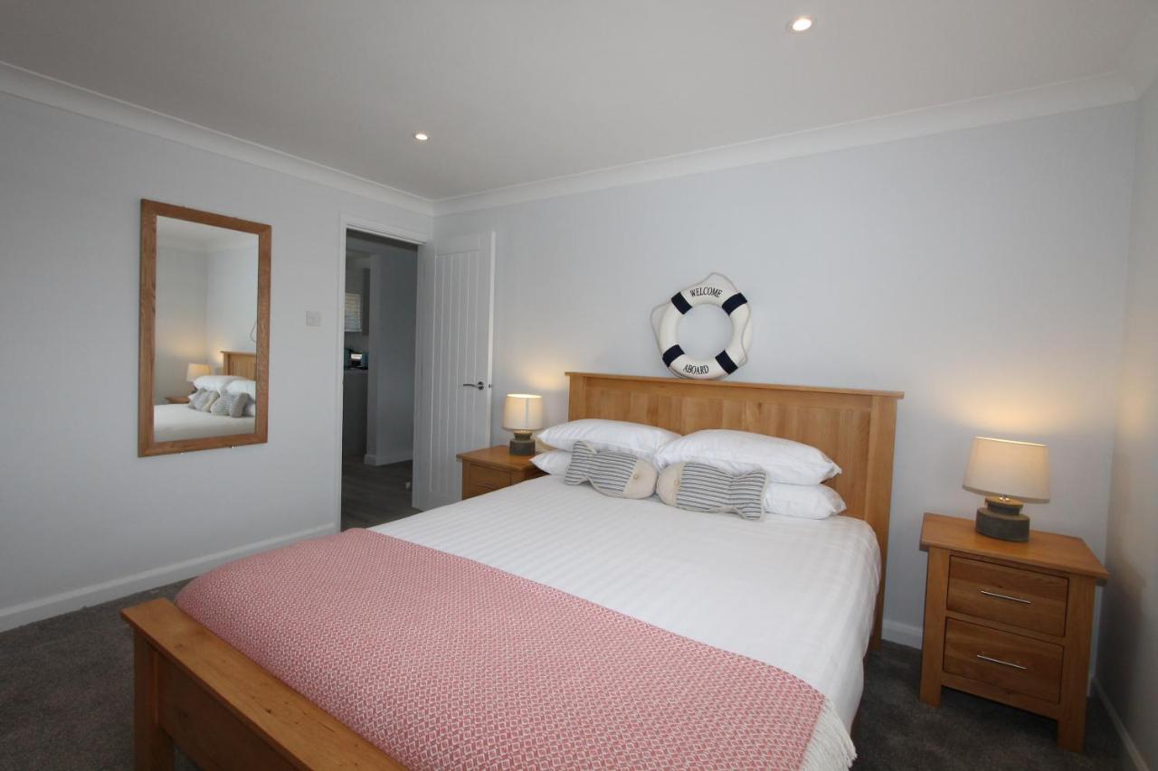 Two-Bedroom Apartment with sea view- No Dogs