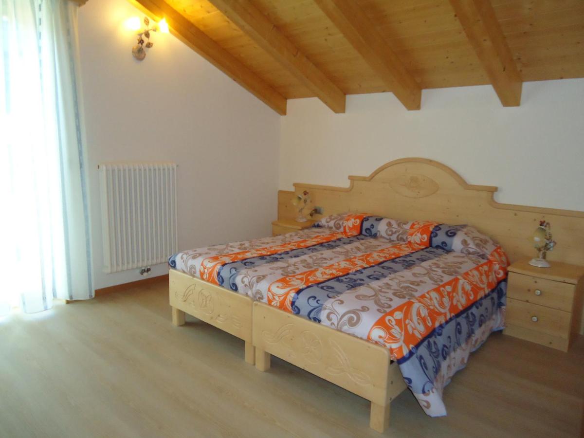 Doppel- oder Zweibettzimmer
