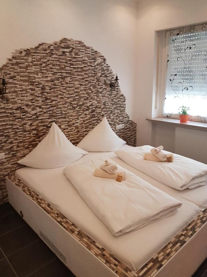 B&B Kaiserslautern - Hotel Schweizer Stubb - Bed and Breakfast Kaiserslautern