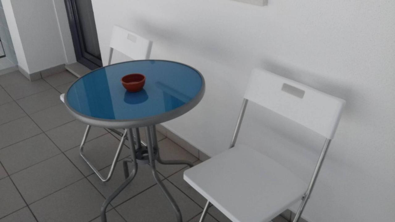 Camera Matrimoniale/Doppia con Letti Singoli con Bagno in Comune