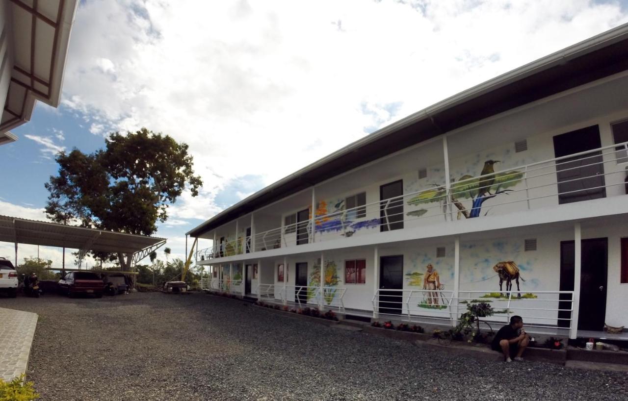 Castillo Del Toro - Chambres d’hôtes Armenia