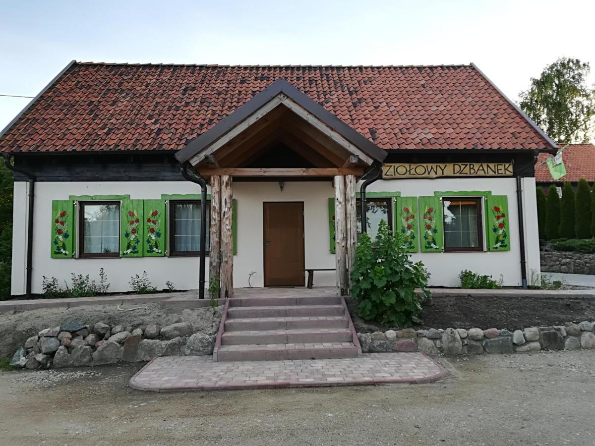 Zagroda Ziołowy Dzbanek - B&B