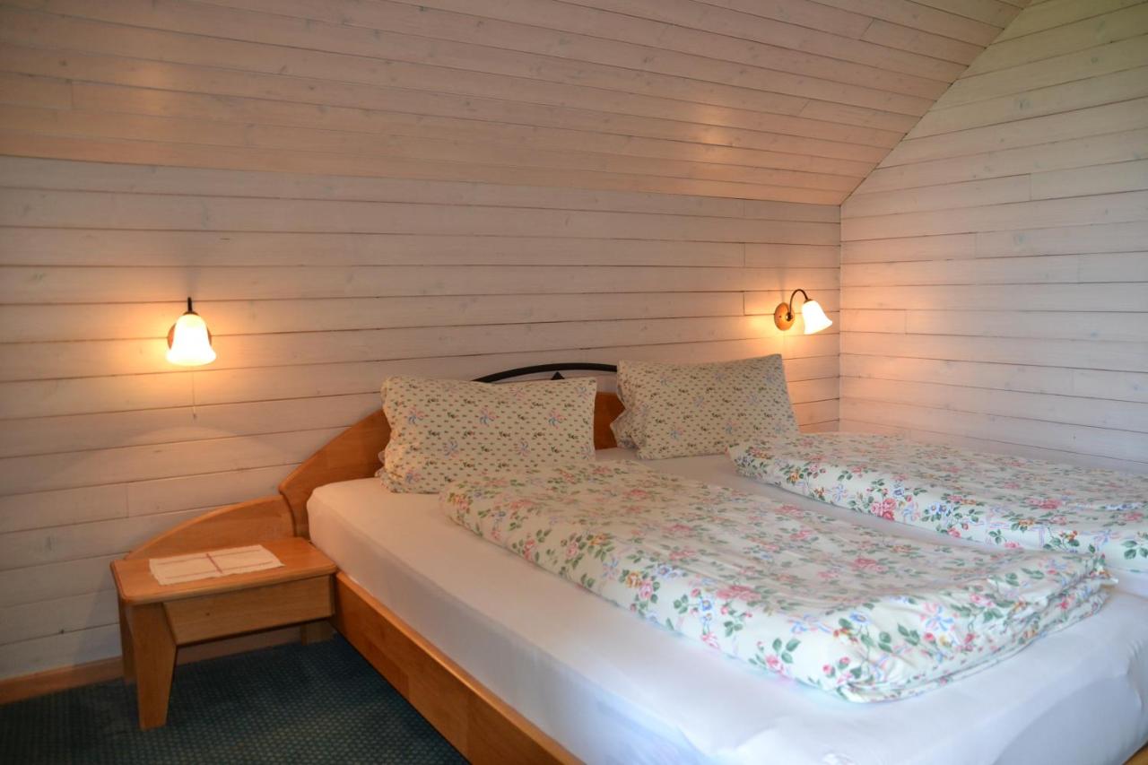 Doppelzimmer mit seitlichem Seeblick