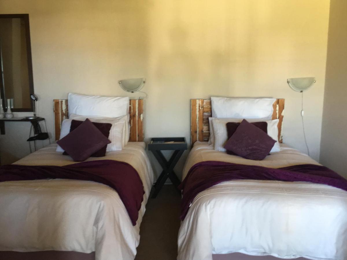 Twin Room with Bathroom