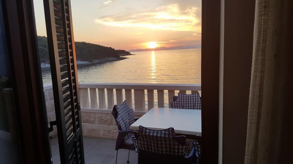 Three-Bedroom Apartment with Balcony and Sea View