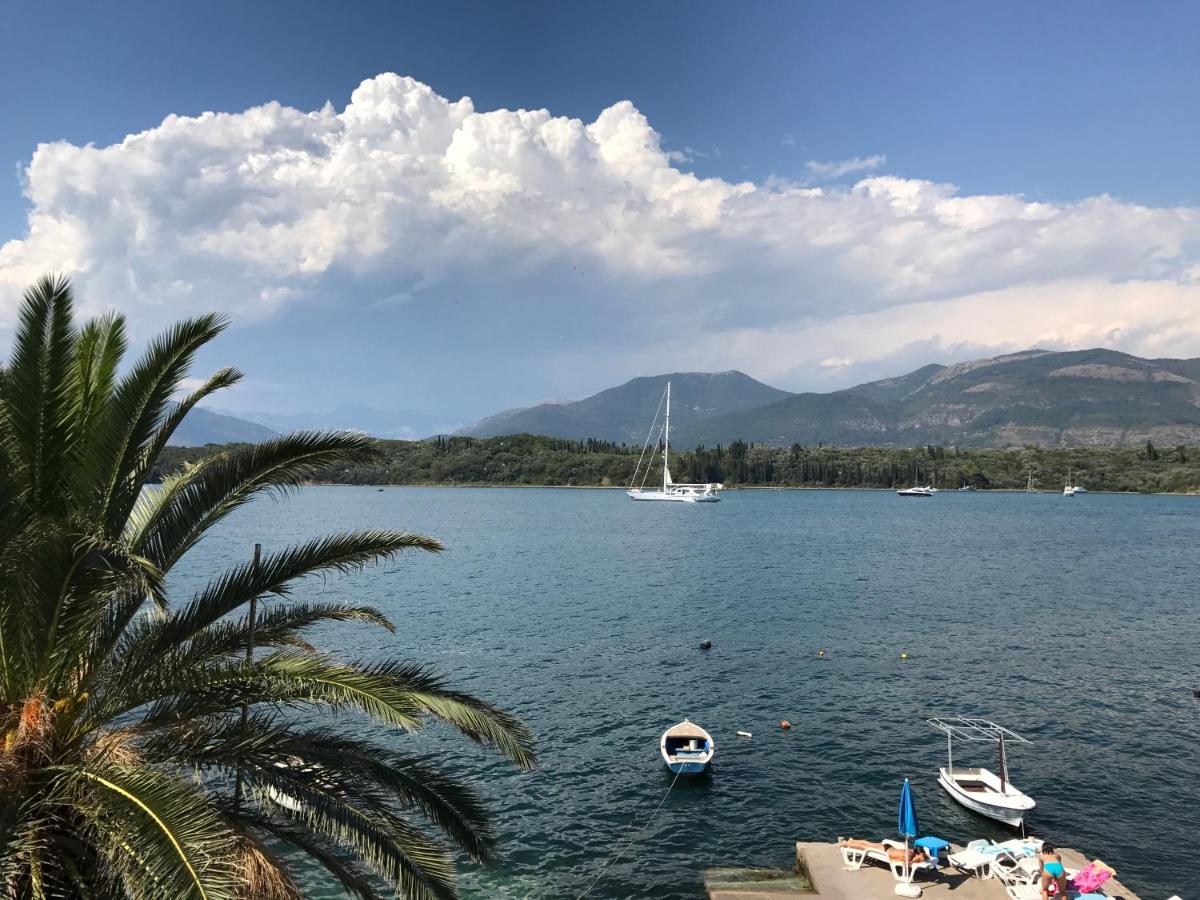 Franovic Apartments - Bed and Breakfast Tivat