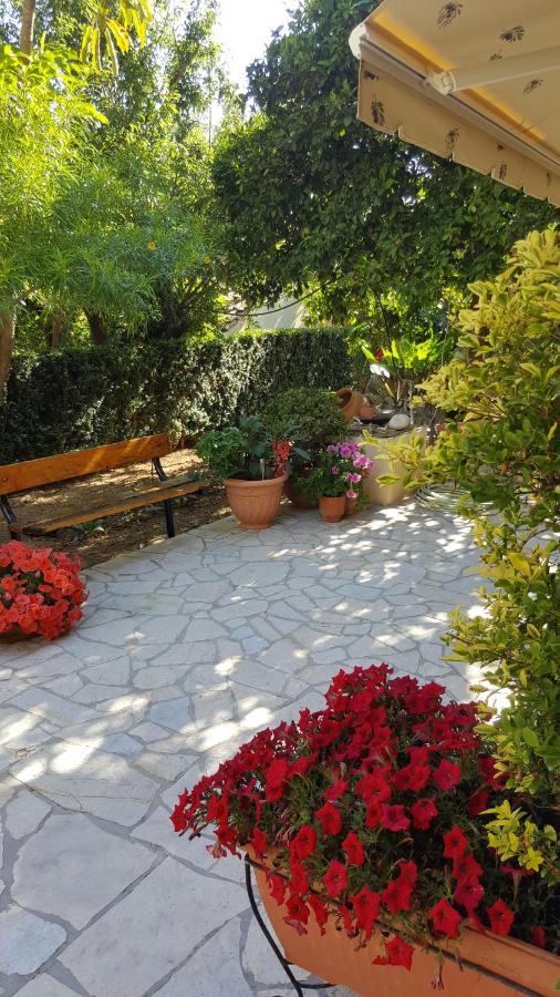 Apartment with Garden View