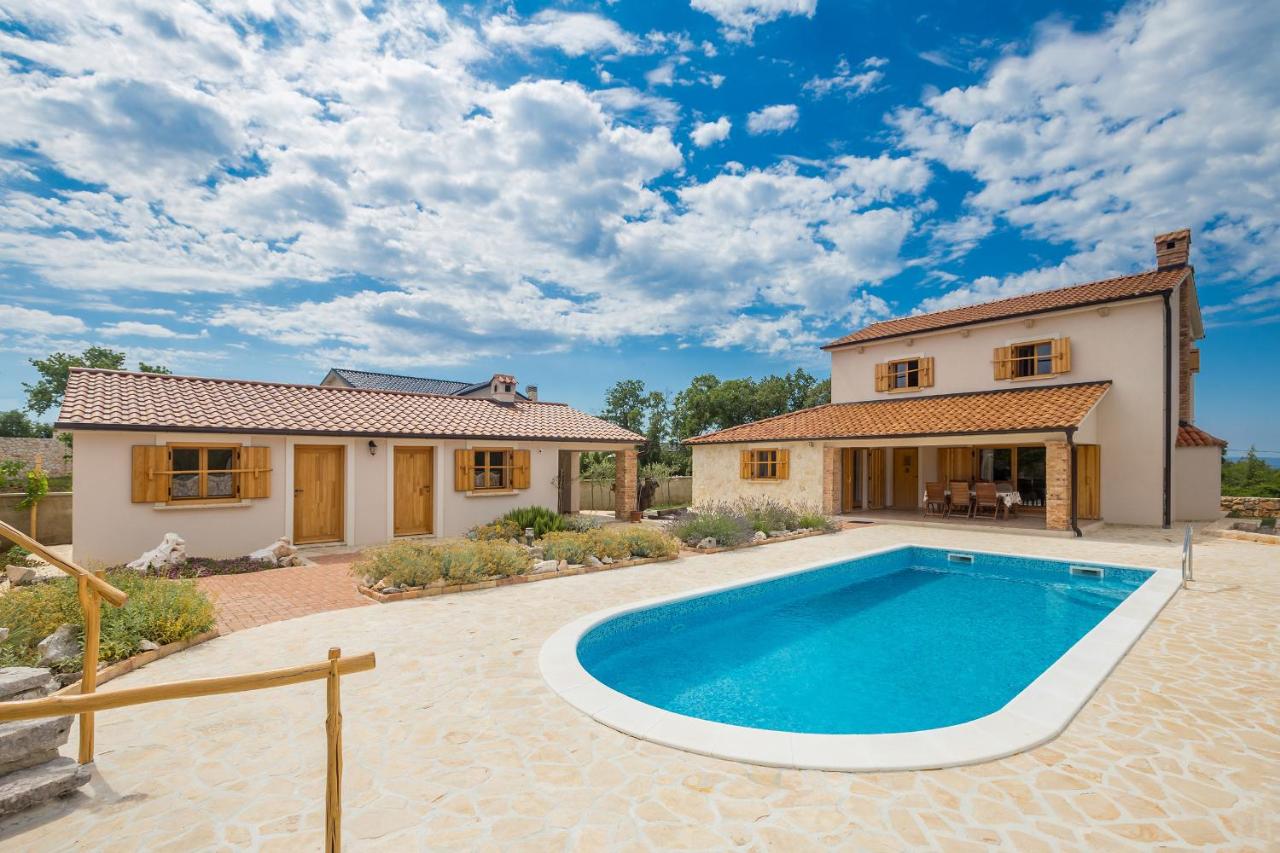 Holiday house Hojevica - Kras, Krk - B&B