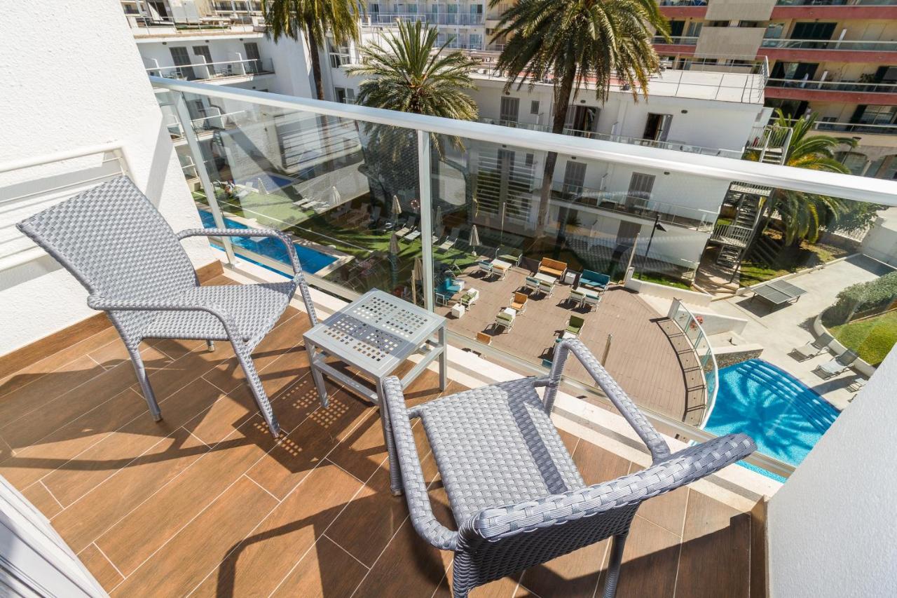 Twin Room with Pool View