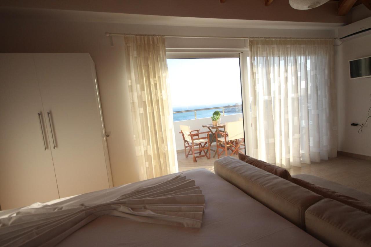 Studio Apartment with Sea View