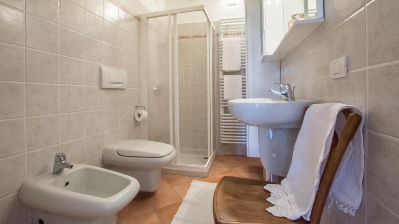 Economy Tweepersoonskamer met Eigen Externe Badkamer