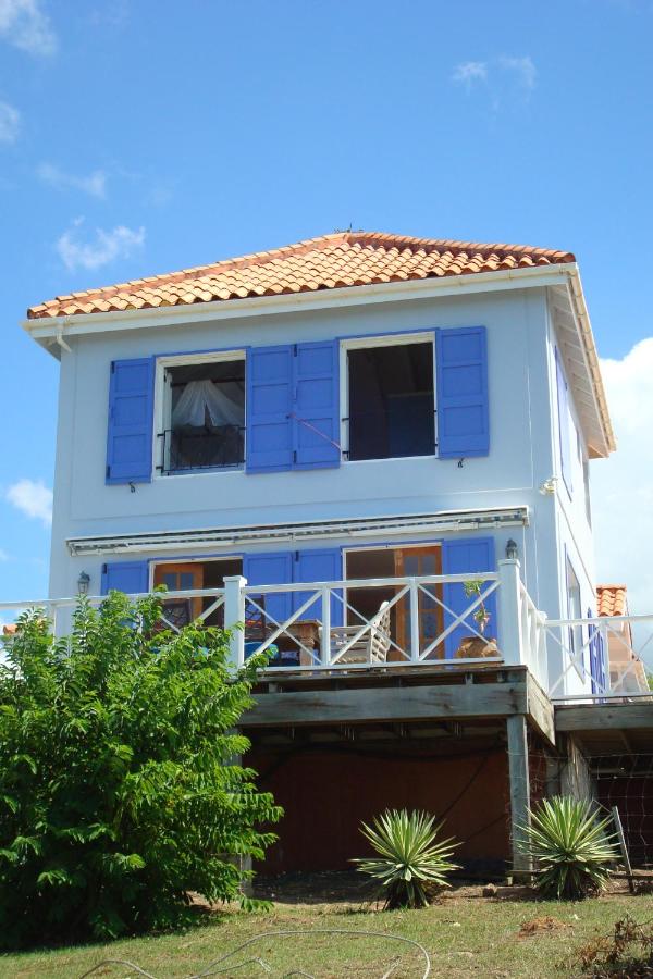 Villa con piscina privada y vistas al mar 