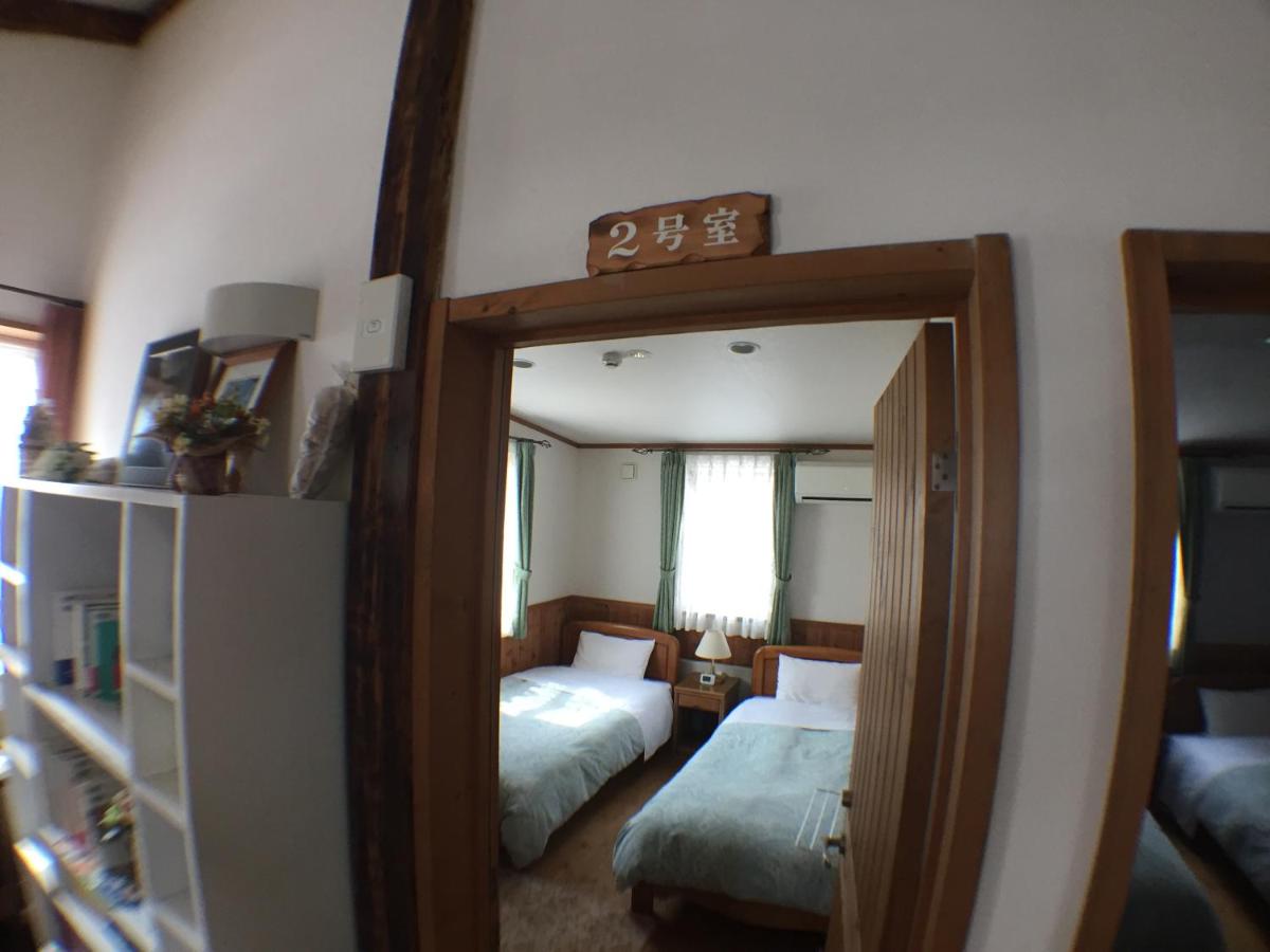 Chambre Lits Jumeaux avec Salle de Bains Commune - Non-Fumeurs