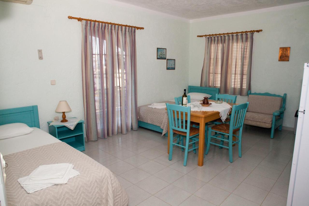 Deluxe One-Bedroom Apartment