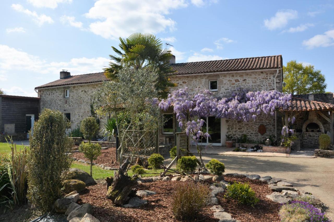 Chez Dominique et Bruno à 20 mm du PuyduFou - B&B Bazoges-en-Paillers