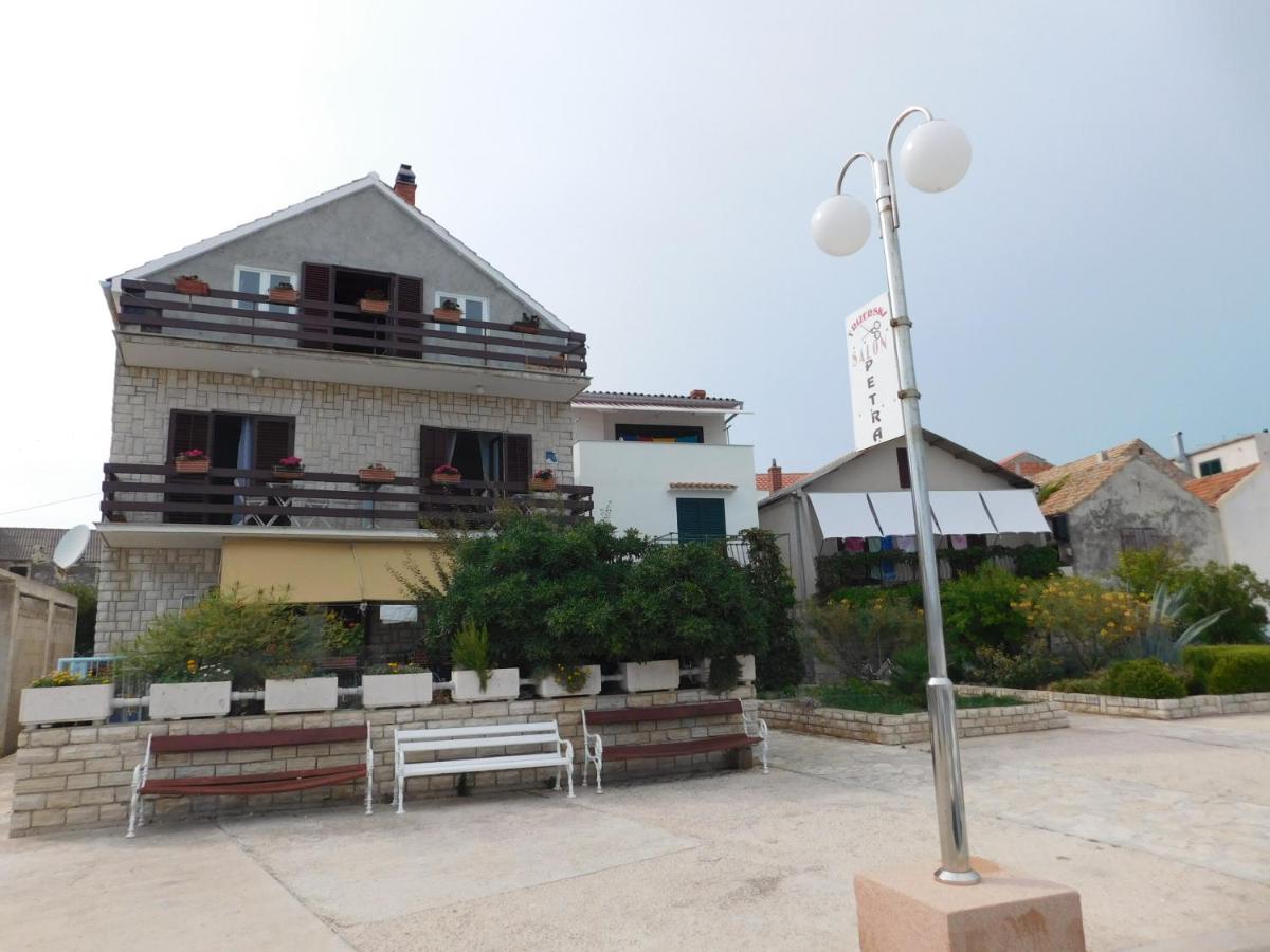 Apartmani Mikin - B&B Betina