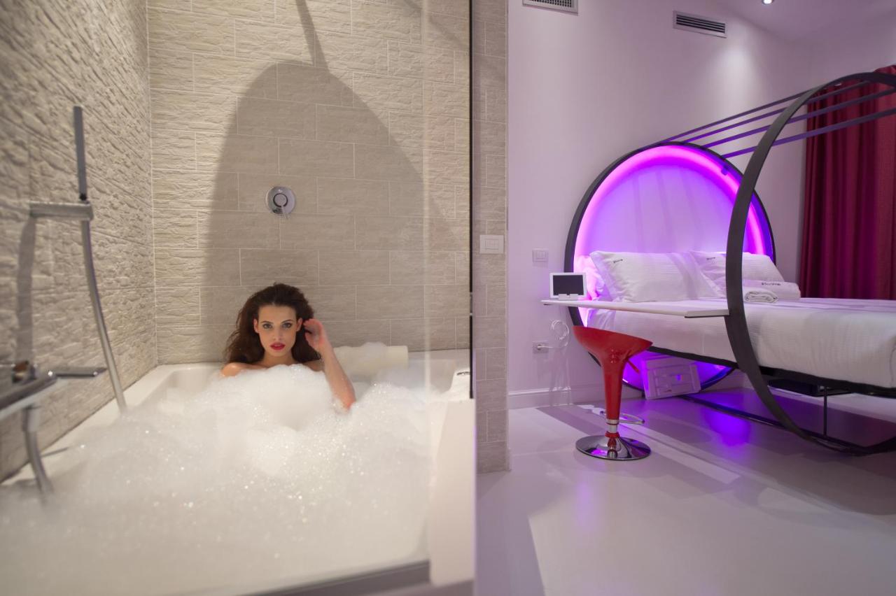 Double Room with Hot Tub