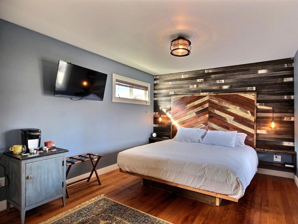 Standard King Room