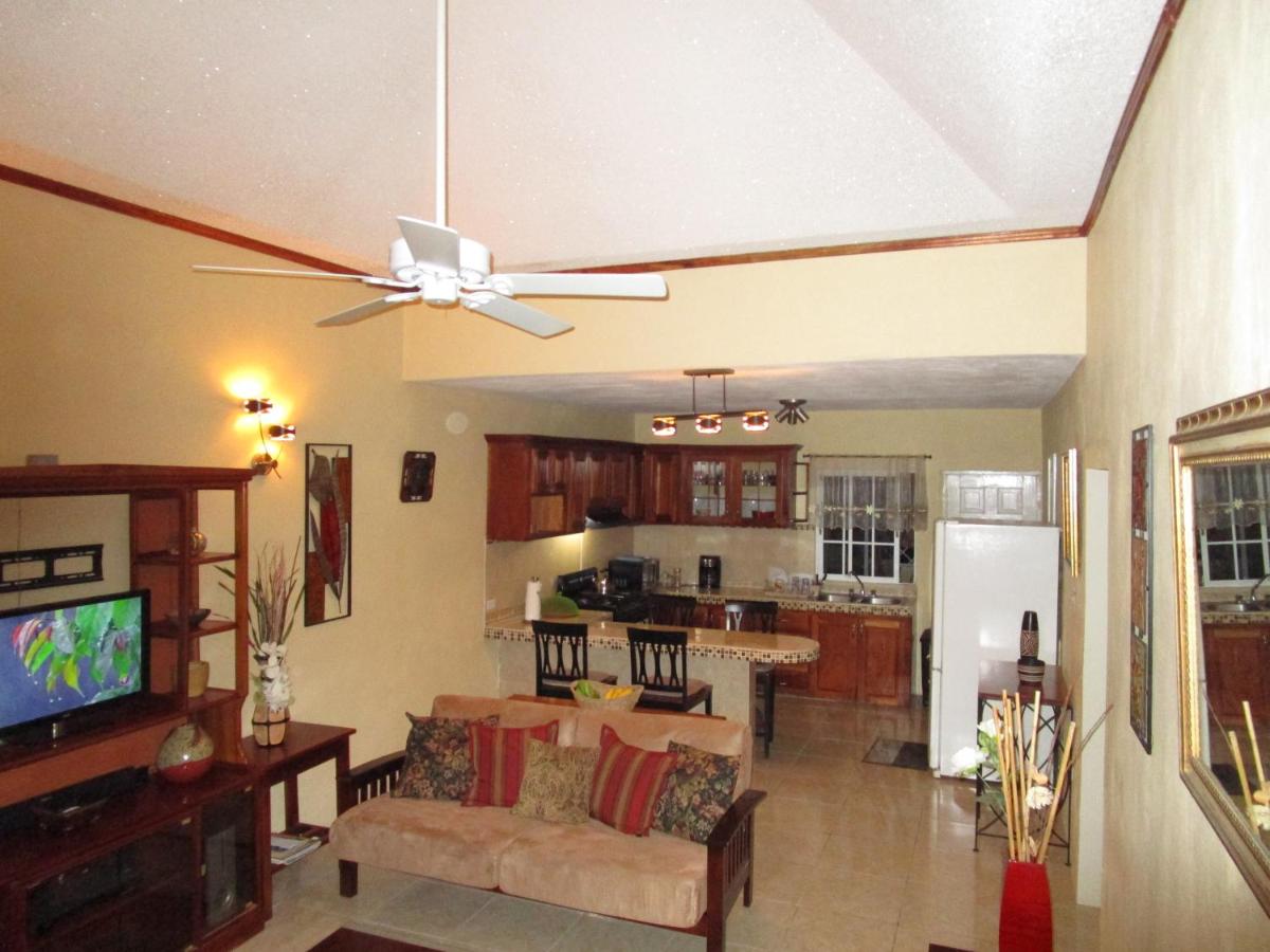 B&B Portmore - The Residence Portmore Apartments - Bed and Breakfast Portmore