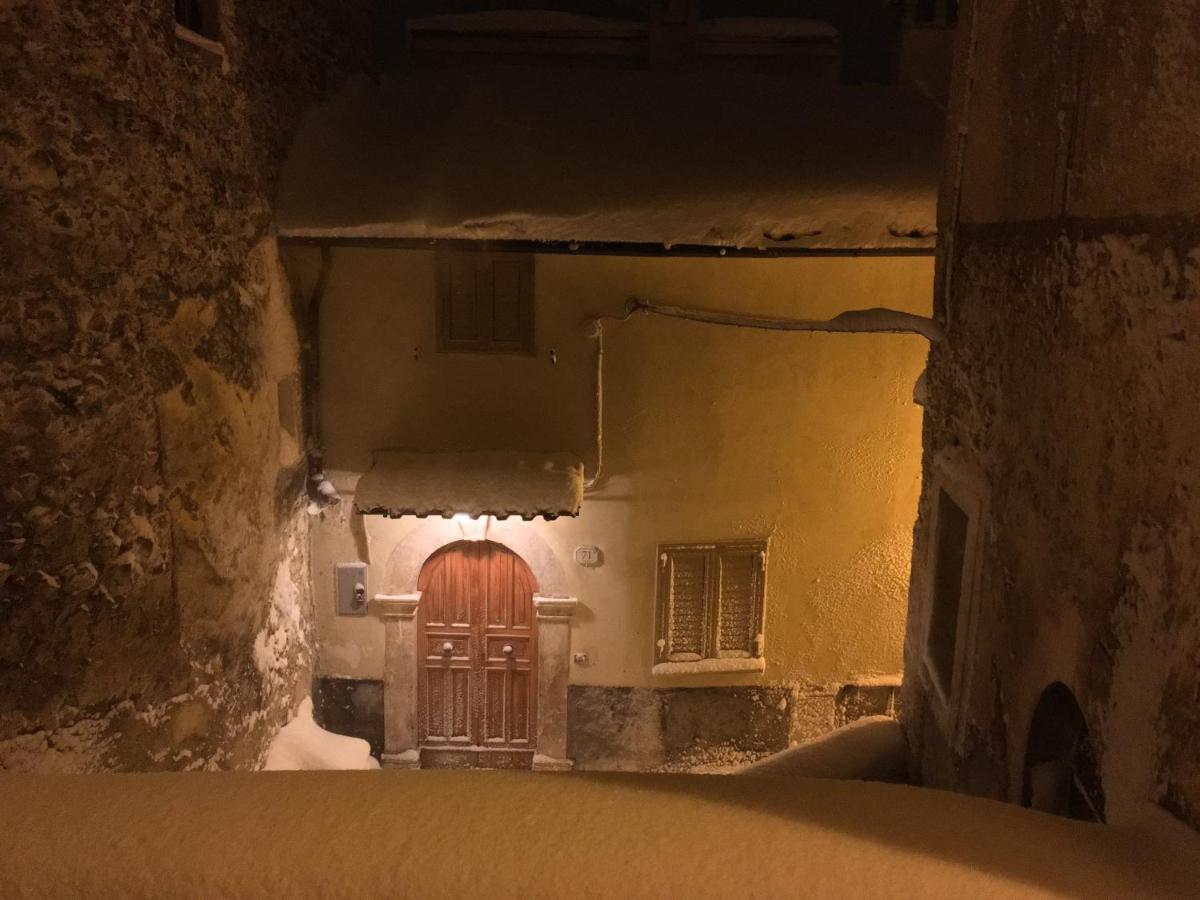 Casa Ai Piedi Della Riserva Naturale - B&B
