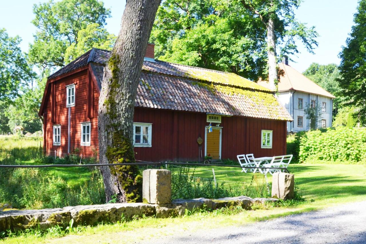 Vandrarhemmet Årås Säteri och Trädgårdar - Chambres d’hôtes