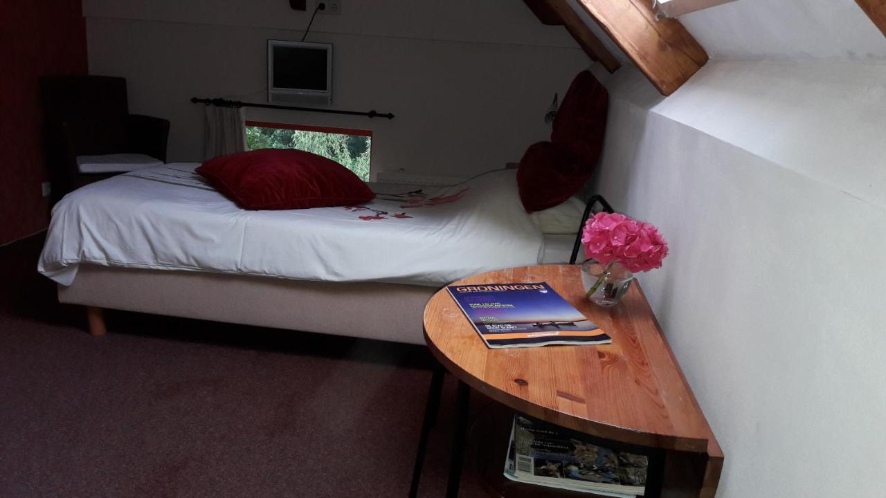 Single Room with Shared Bathroom