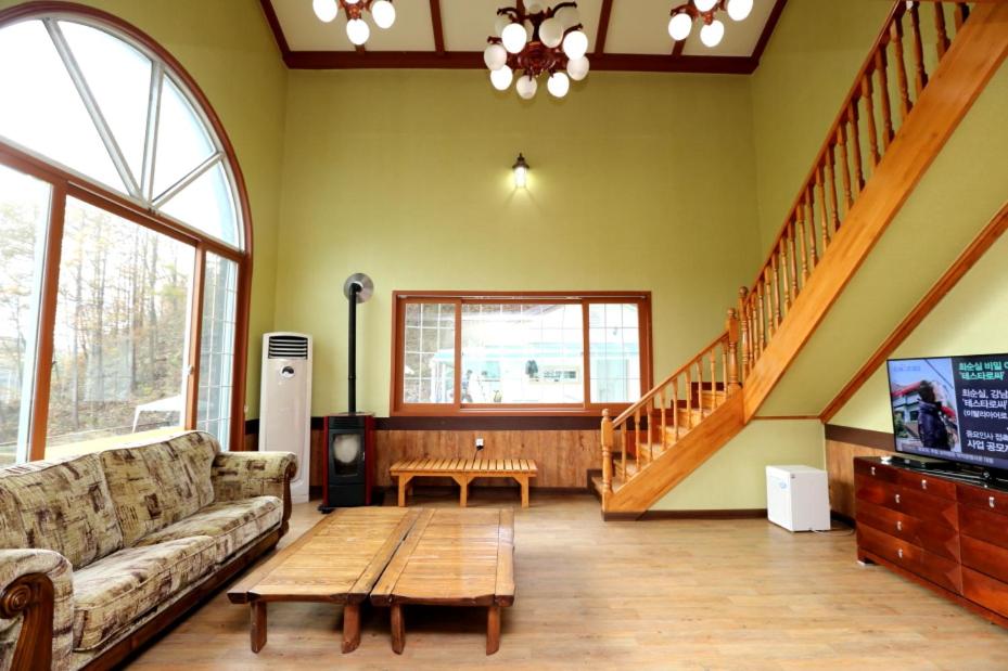 B&B Hongch’ŏn - Pinearoma Pension - Bed and Breakfast Hongch’ŏn